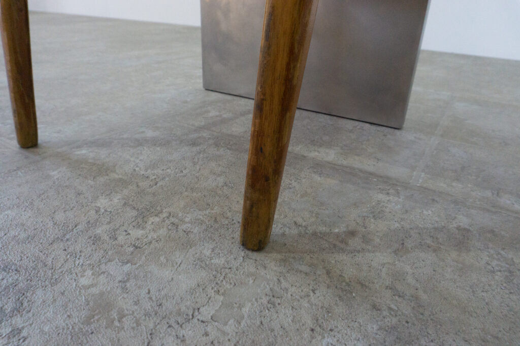 R-Chair 02-Denmark _ Stainless Closer25足寄り