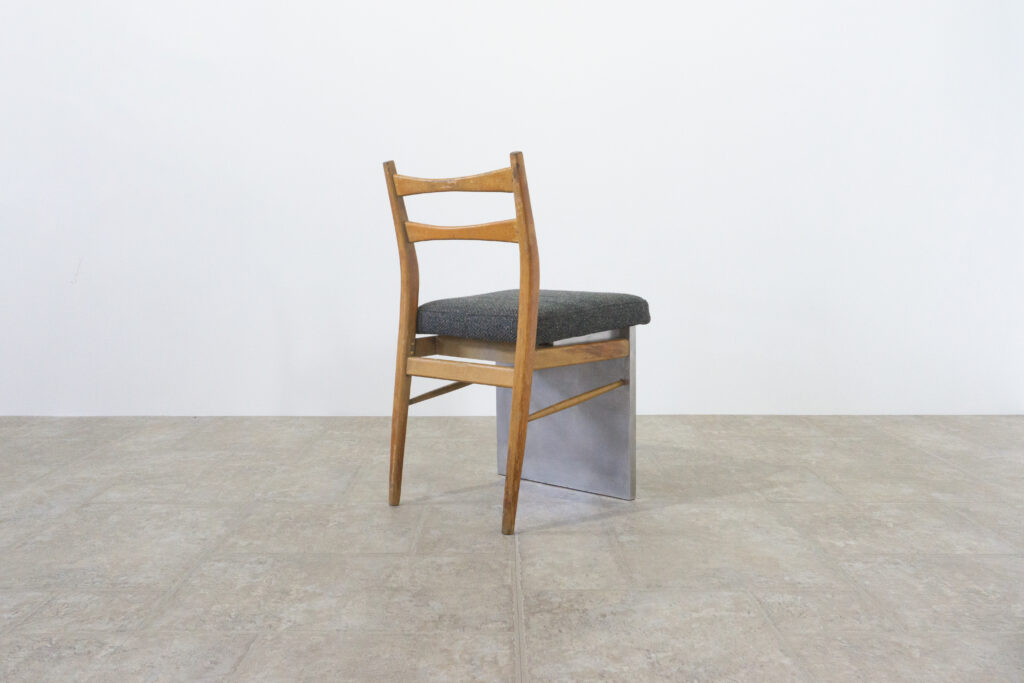 R-Chair 02-Denmark _ Stainless Closer11背面みぎななめ