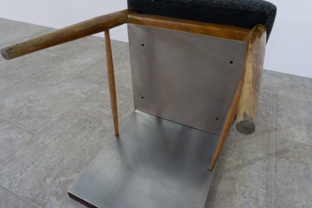 R-Chair 01-Denmark _ Stainless13足元