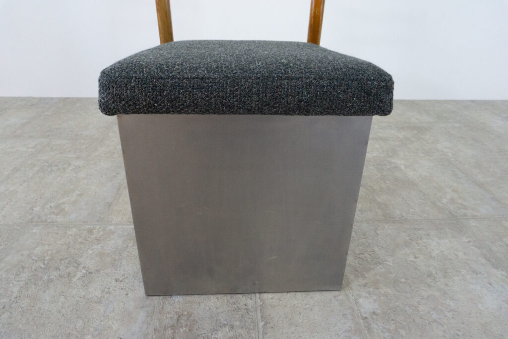 R-Chair 02-Denmark _ Stainless Closer19座面正面より