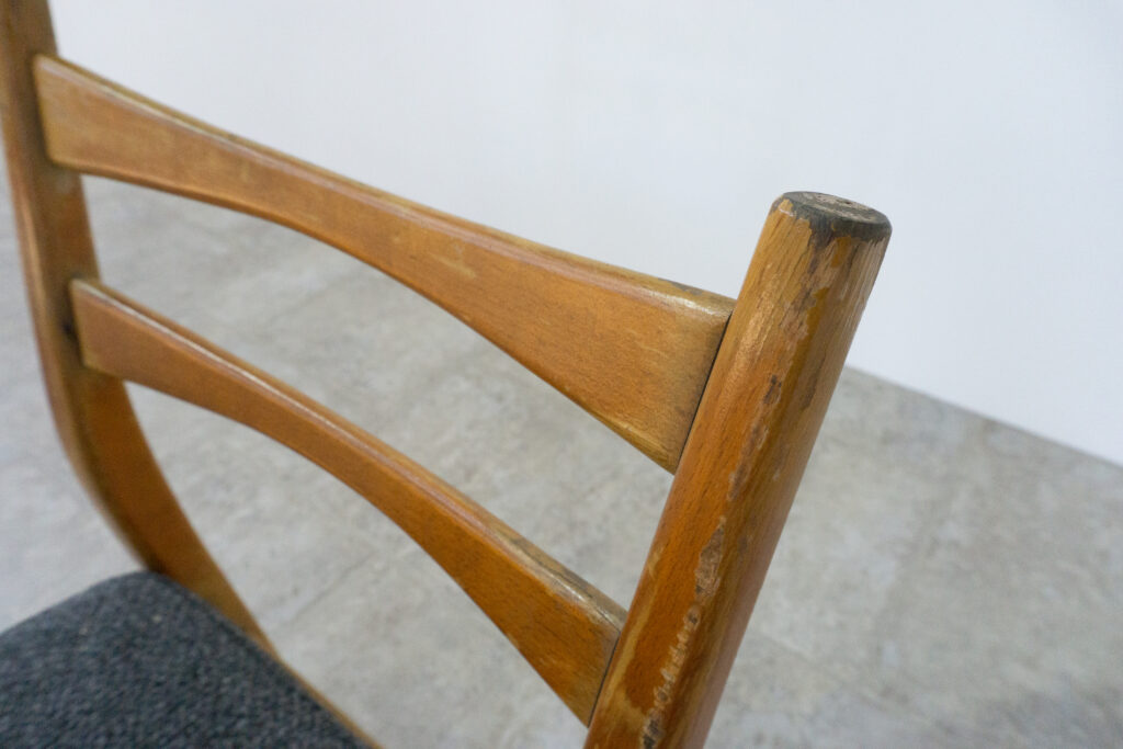 R-Chair 02-Denmark _ Stainless Closer18背もたれ表寄り