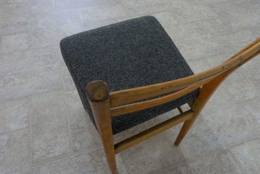 R-Chair 02-Denmark _ Stainless Closer23背もたれ上部から座面