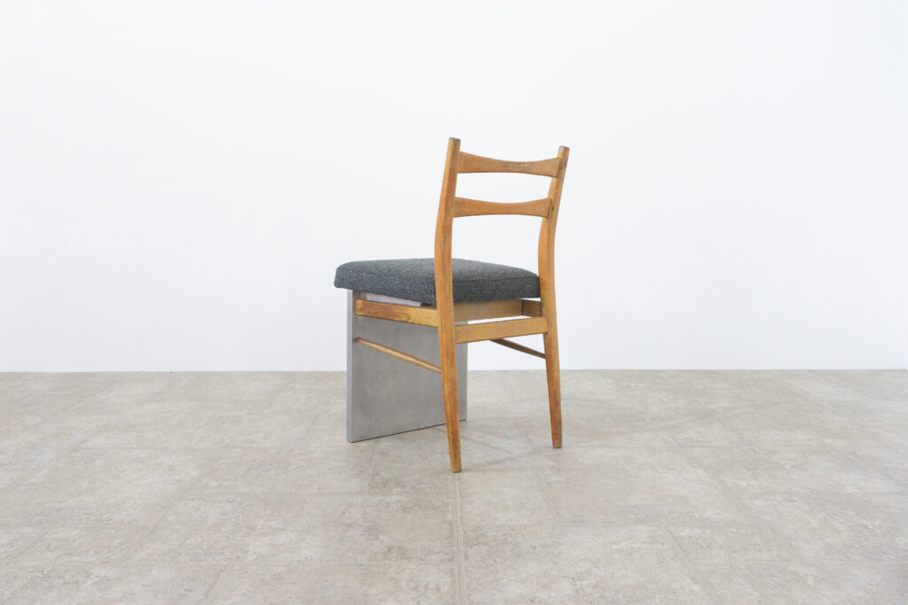 R-Chair 02-Denmark _ Stainless Closer10背面左斜め