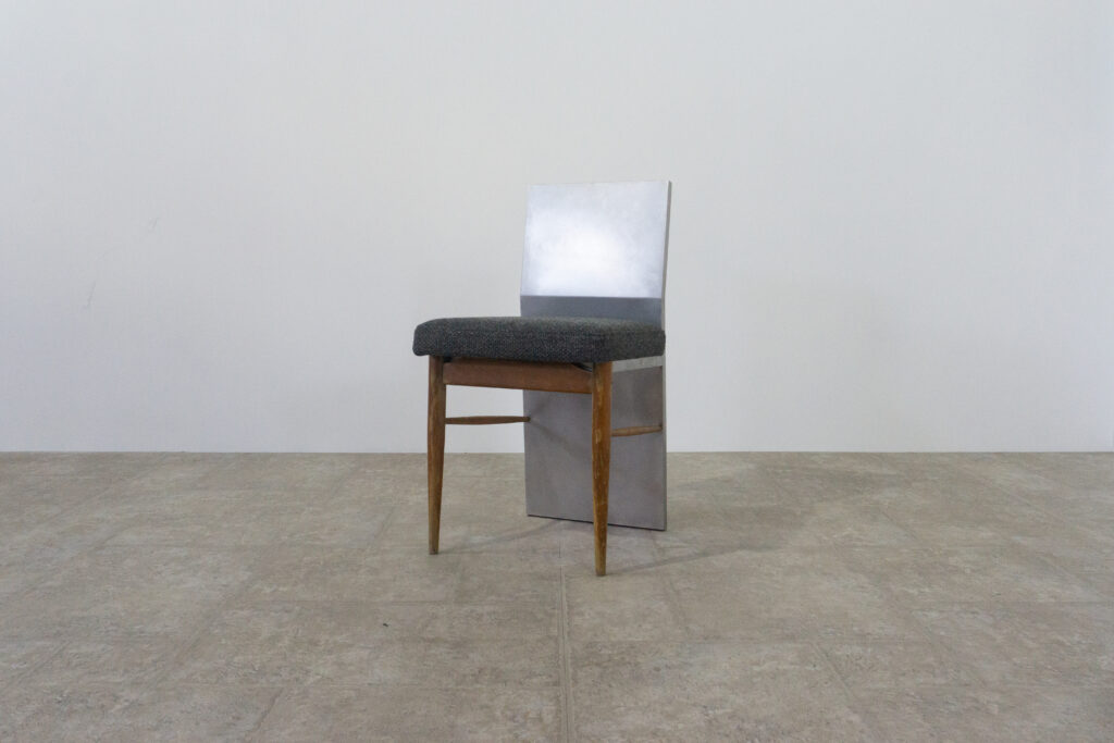 R-Chair 01-Denmark _ Stainless21斜め前