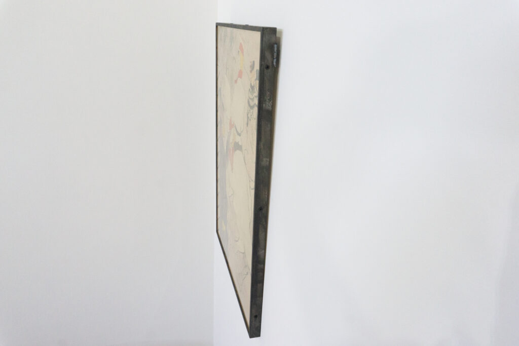 1884年にアンリ・ド・トゥールーズ=ロートレックにより友人ヴィクトール・ジョズの小説『ドイツのバビロン』の宣伝ポスター。再印刷されたヴィンテージをアイアンフレームにて額装。躍動感と線の強弱による独特な緊張感により、当時のドイツ国家を風刺したこの小説を表してます。サイド